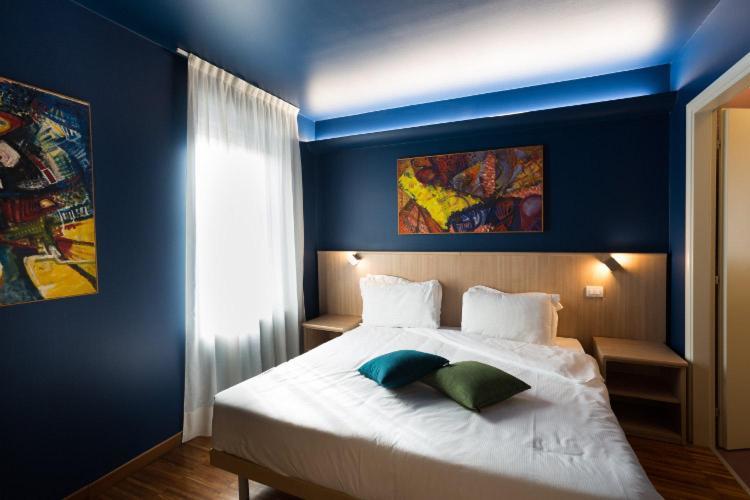 אודינה Albergo Residenza Al Teatro מראה חיצוני תמונה