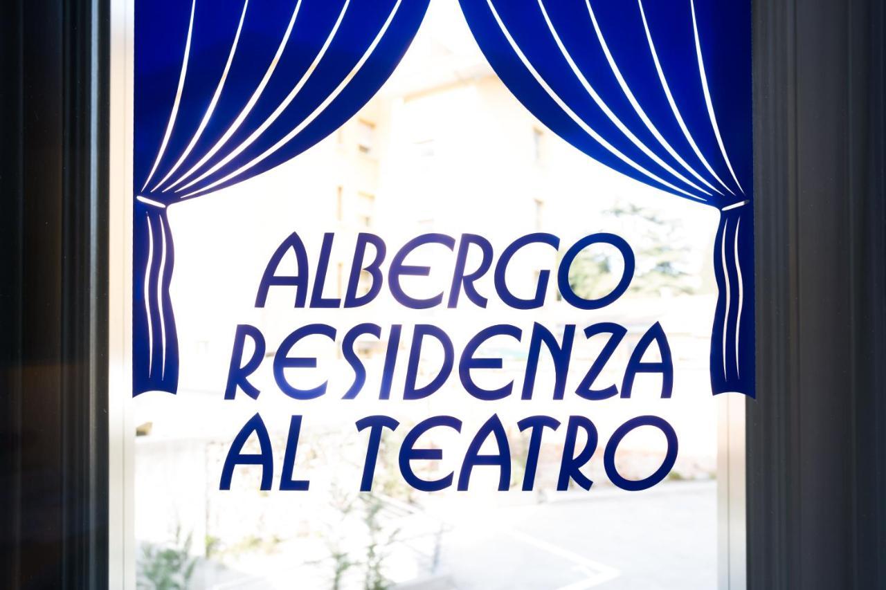 אודינה Albergo Residenza Al Teatro מראה חיצוני תמונה