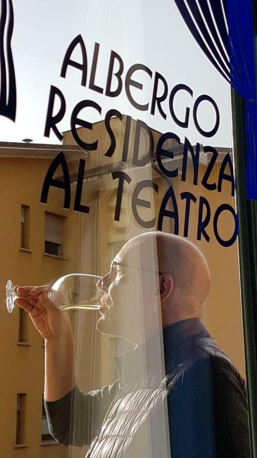אודינה Albergo Residenza Al Teatro מראה חיצוני תמונה