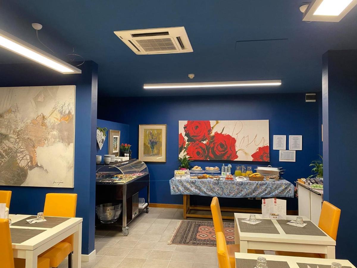 אודינה Albergo Residenza Al Teatro מראה חיצוני תמונה